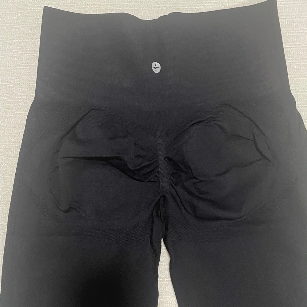 Halara OneForm Seamless Flow High Waist Ruched 7/8 Leggings - Picture 3 of 4